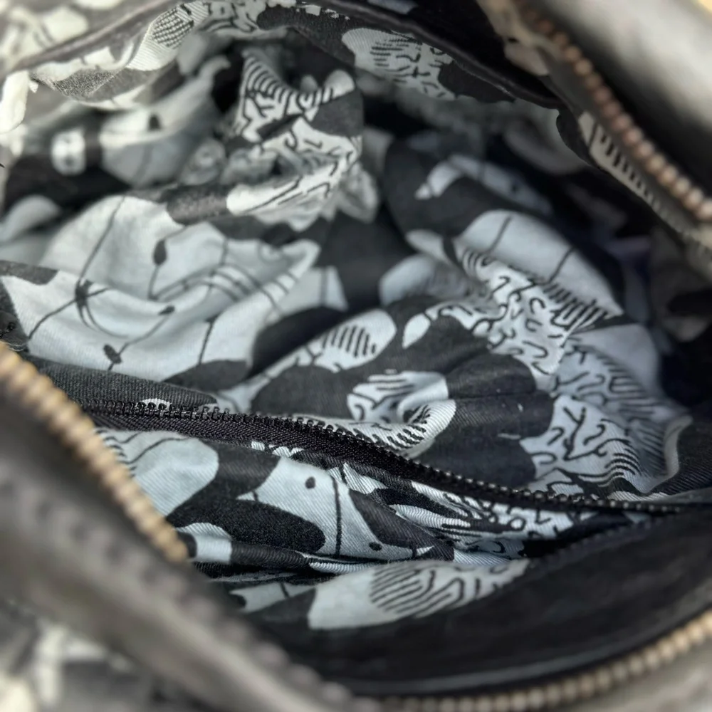 Liebeskind Berlin Black Leather Crossbody with Dust Bag - Picture 3 of 6